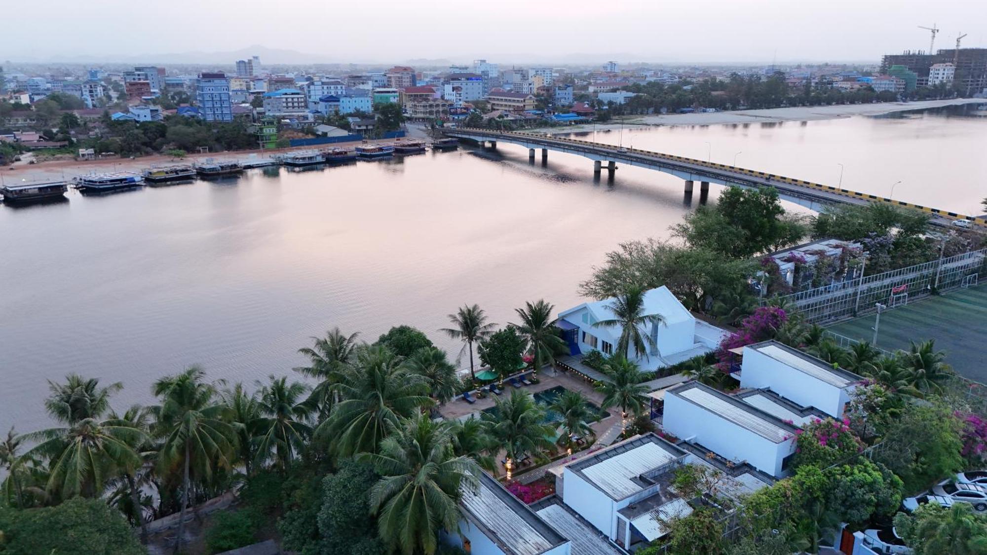 เดอะ บี รีสอร์ต Hotel กำปอต ภายนอก รูปภาพ