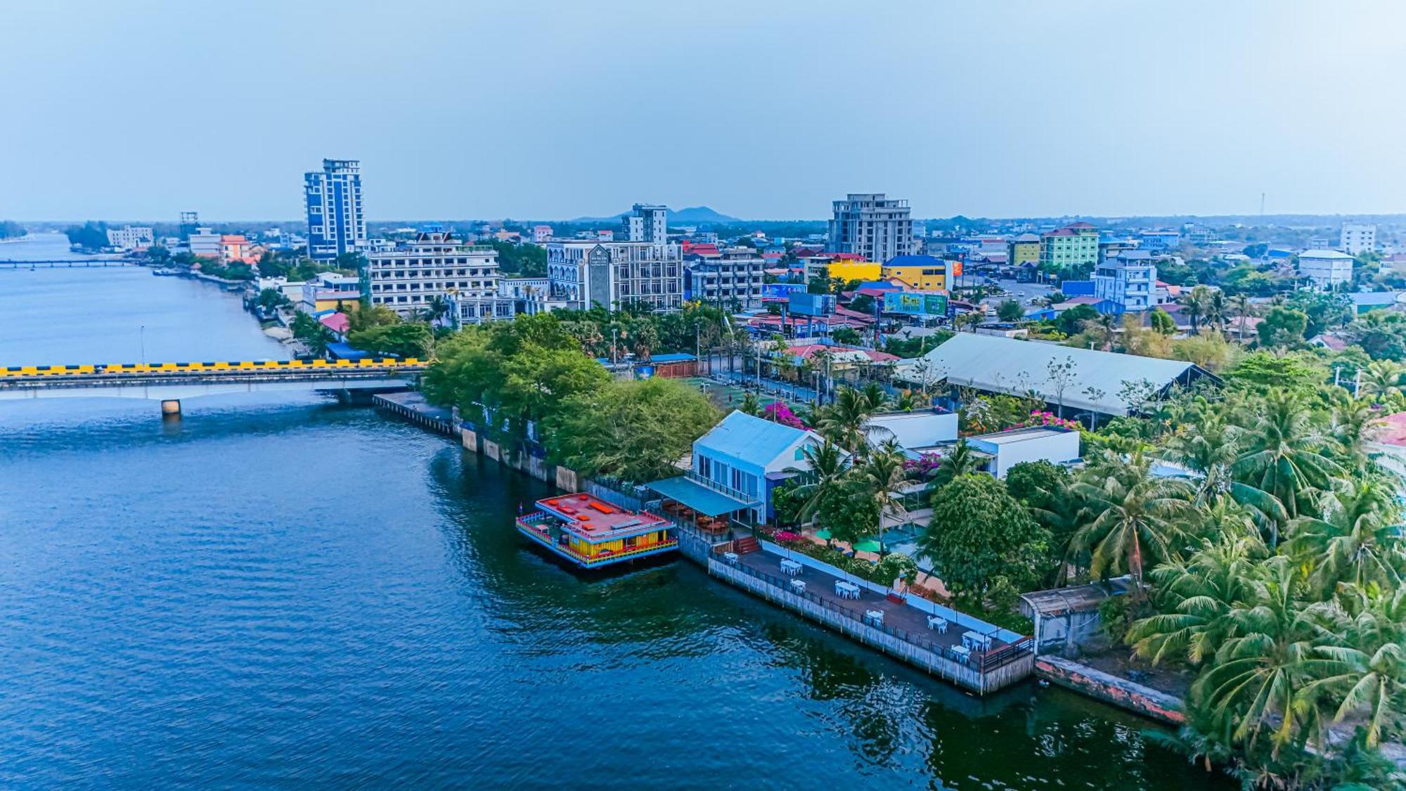 เดอะ บี รีสอร์ต Hotel กำปอต ภายนอก รูปภาพ
